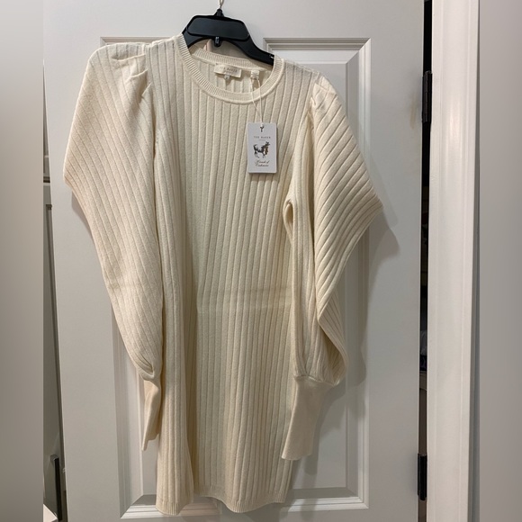 Ted Baker extreme sleeve sweater dress - Picture 5 of 7